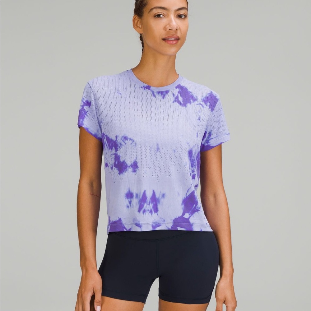 Lululemon train to be short sleeve shirt NWT charged indigo